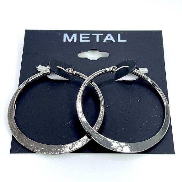 Gunmetal Toned Flat Hoop Earrings - NWT - Picture 1 of 3